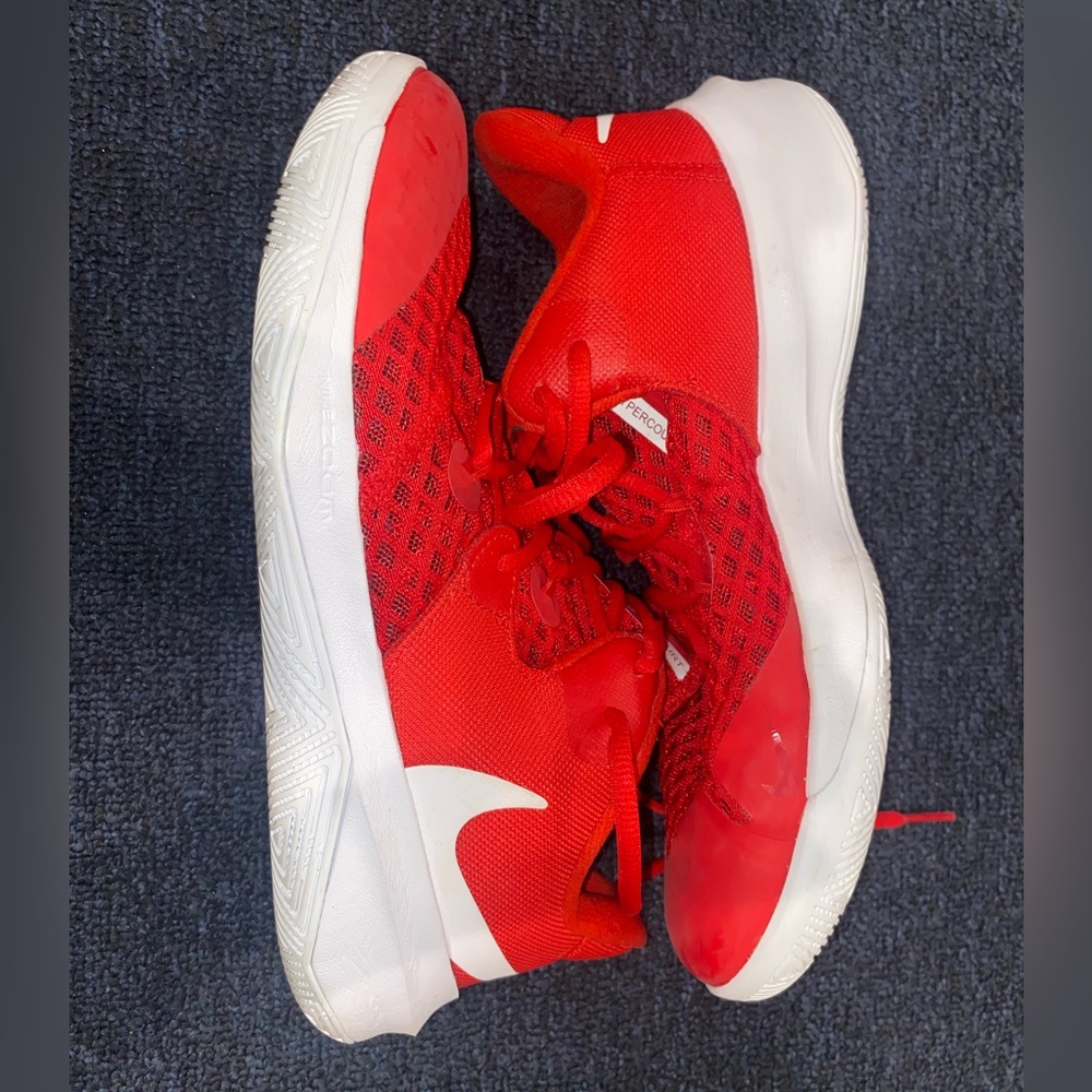 Red Nike zoomhypercourt